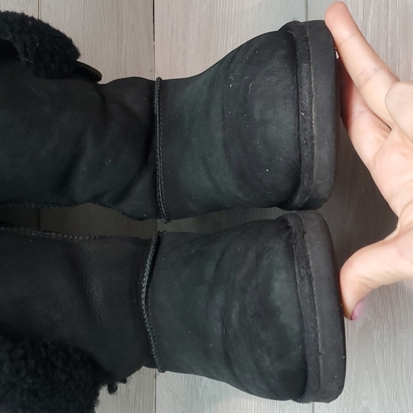 Ugg Australia Women Short Bailey Button 5803 Leather Sheepskin Boots shoes sz 8 - Picture 5 of 12
